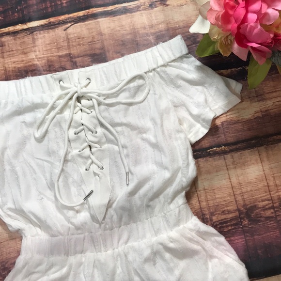 LAST 1 << White Off The Shoulder Lace Up Romper >> - Picture 2 of 7